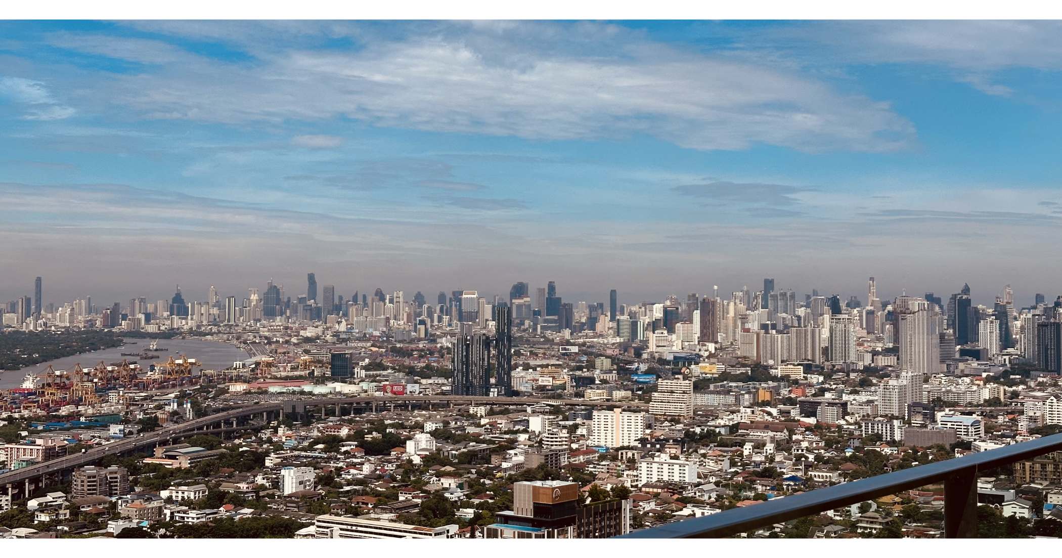 Skyline di Bangkok con i grattacieli